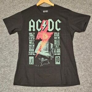 AC/DC graphic tee with a bold‎ design